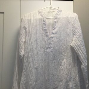 Like New Condition Ladies Cotton Top